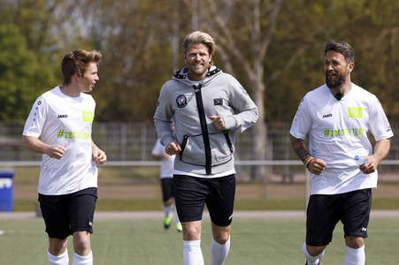 Charity Fußball-Länderspiel in Duisburg