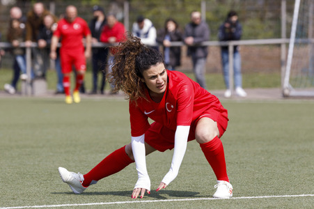 Charity Fußball-Länderspiel in Duisburg