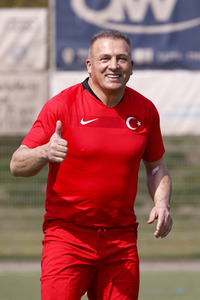 Charity Fußball-Länderspiel in Duisburg