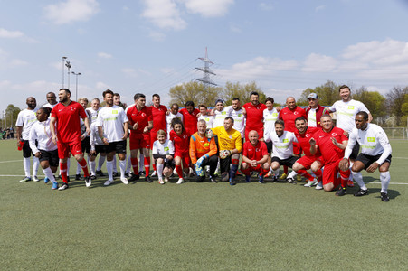 Charity Fußball-Länderspiel in Duisburg