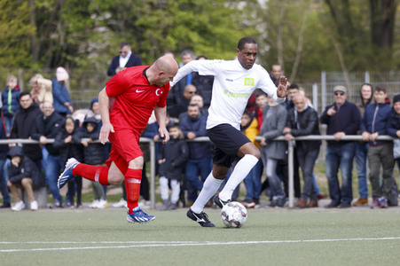 Charity Fußball-Länderspiel in Duisburg