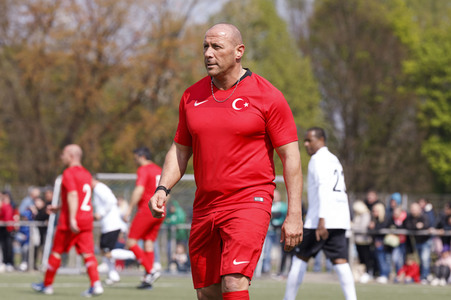 Charity Fußball-Länderspiel in Duisburg