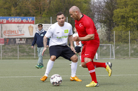 Charity Fußball-Länderspiel in Duisburg