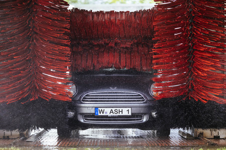 Symbolfoto Autowäsche