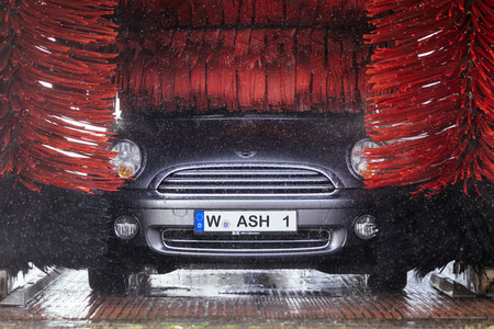 Symbolfoto Autowäsche