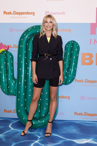 Pop-up Shop Opening 'Be Active' in Köln