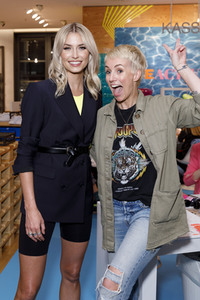 Pop-up Shop Opening 'Be Active' in Köln