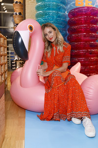 Pop-up Shop Opening 'Be Active' in Köln