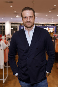 Pop-up Shop Opening 'Be Active' in Köln