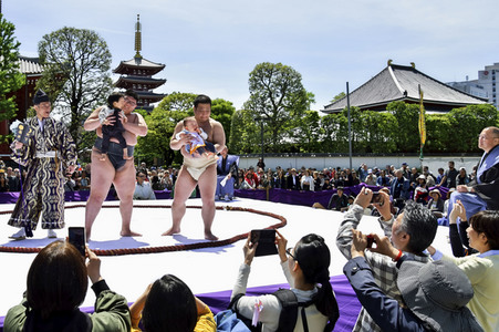 Nakizumo Fest in Tokio