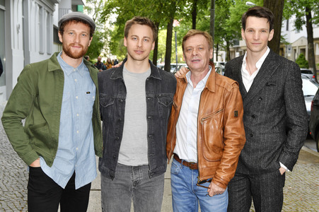 Kick-off Europa-Aktion #MEGA von Place To B in Berlin