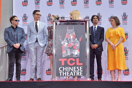 Handprints Ceremony mit dem 'The Big Bang Theory' Cast in Los Angeles