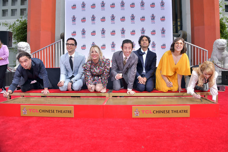 Handprints Ceremony mit dem 'The Big Bang Theory' Cast in Los Angeles