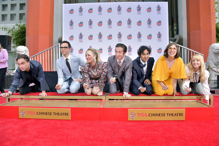 Handprints Ceremony mit dem 'The Big Bang Theory' Cast in Los Angeles