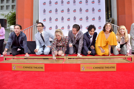 Handprints Ceremony mit dem 'The Big Bang Theory' Cast in Los Angeles