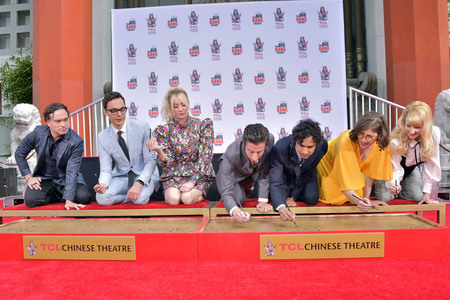 Handprints Ceremony mit dem 'The Big Bang Theory' Cast in Los Angeles