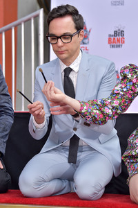 Handprints Ceremony mit dem 'The Big Bang Theory' Cast in Los Angeles