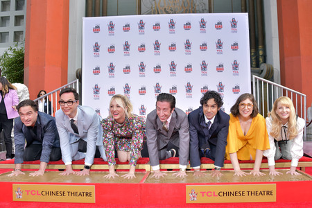 Handprints Ceremony mit dem 'The Big Bang Theory' Cast in Los Angeles