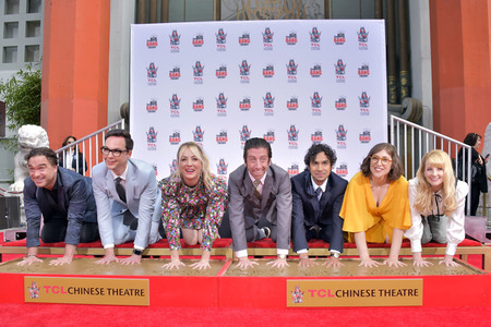 Handprints Ceremony mit dem 'The Big Bang Theory' Cast in Los Angeles