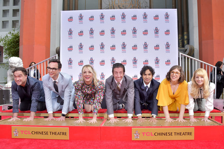 Handprints Ceremony mit dem 'The Big Bang Theory' Cast in Los Angeles