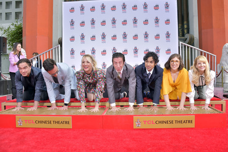 Handprints Ceremony mit dem 'The Big Bang Theory' Cast in Los Angeles