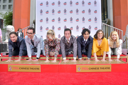 Handprints Ceremony mit dem 'The Big Bang Theory' Cast in Los Angeles