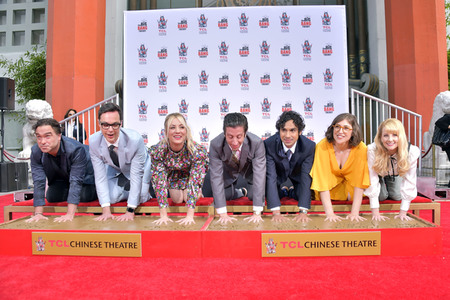 Handprints Ceremony mit dem 'The Big Bang Theory' Cast in Los Angeles