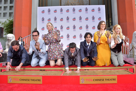 Handprints Ceremony mit dem 'The Big Bang Theory' Cast in Los Angeles