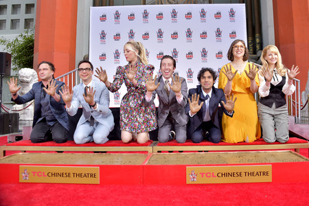 Handprints Ceremony mit dem 'The Big Bang Theory' Cast in Los Angeles