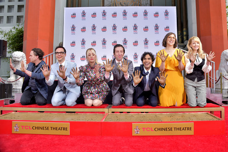 Handprints Ceremony mit dem 'The Big Bang Theory' Cast in Los Angeles