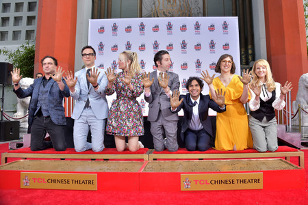 Handprints Ceremony mit dem 'The Big Bang Theory' Cast in Los Angeles