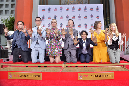 Handprints Ceremony mit dem 'The Big Bang Theory' Cast in Los Angeles