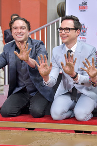 Handprints Ceremony mit dem 'The Big Bang Theory' Cast in Los Angeles