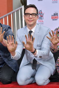 Handprints Ceremony mit dem 'The Big Bang Theory' Cast in Los Angeles