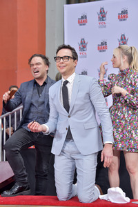 Handprints Ceremony mit dem 'The Big Bang Theory' Cast in Los Angeles