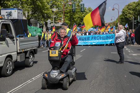 AfD Demo und Gegendemo in Erfurt