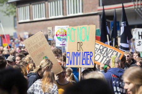 AfD Demo und Gegendemo in Erfurt