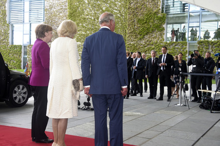 Prinz Charles und Camilla im Bundeskanzleramt in Berlin