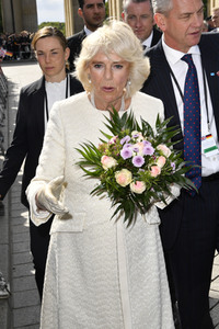 Prinz Charles und Camilla am Brandenburger Tor in Berlin