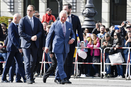 Prinz Charles und Camilla am Brandenburger Tor in Berlin