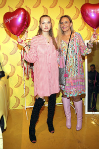 Natascha Ochsenknecht präsentiert ihre Modekollektion in Berlin