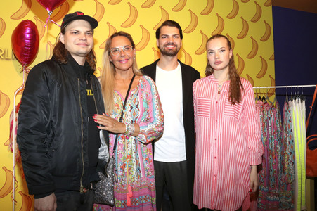 Natascha Ochsenknecht präsentiert ihre Modekollektion in Berlin