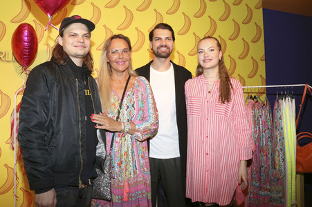 Natascha Ochsenknecht präsentiert ihre Modekollektion in Berlin