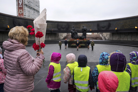 Gedenken an die Opfer der Leningrader Blockade in St. Petersburg