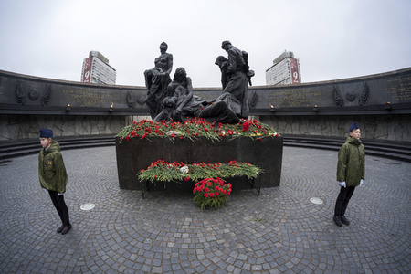 Gedenken an die Opfer der Leningrader Blockade in St. Petersburg