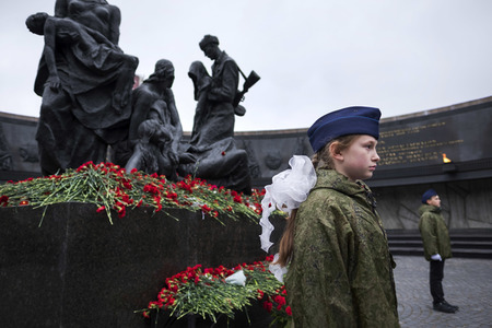 Gedenken an die Opfer der Leningrader Blockade in St. Petersburg