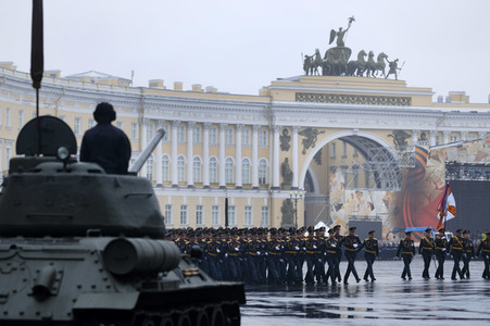 Generalprobe der Militärparade in St. Petersburg