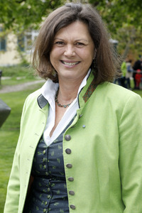 Prinz Charles und Herzogin Camilla besuchen einen Bio-Bauernhof in Glonn