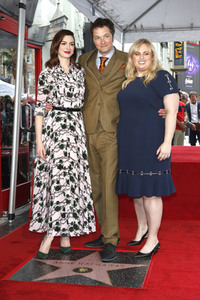 Anne Hathaway erhält einen Stern auf dem Hollywood Walk of Fame in Los Angeles