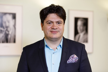 Fototermin mit Cristian Macelaru in Köln